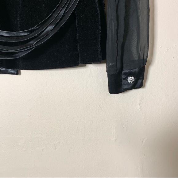 Vintage black velvet v neck one button dress top  illusion sleeves sz M - Picture 13 of 13